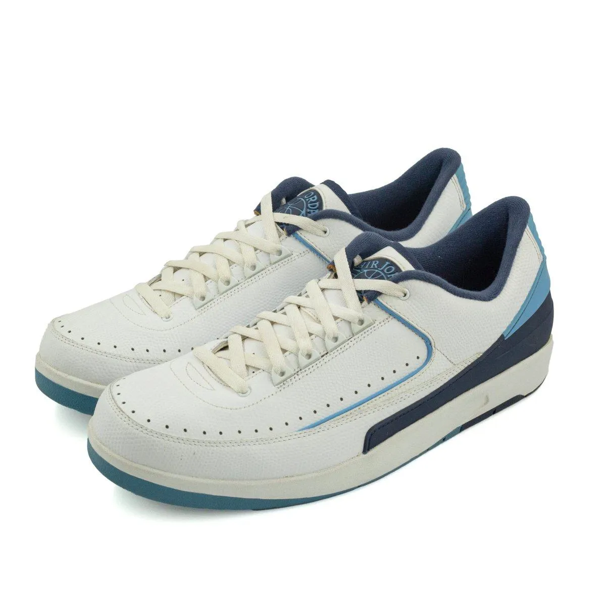 Air Jordan 2 Retro Low-Top Sneakers Leather White Colour For Men