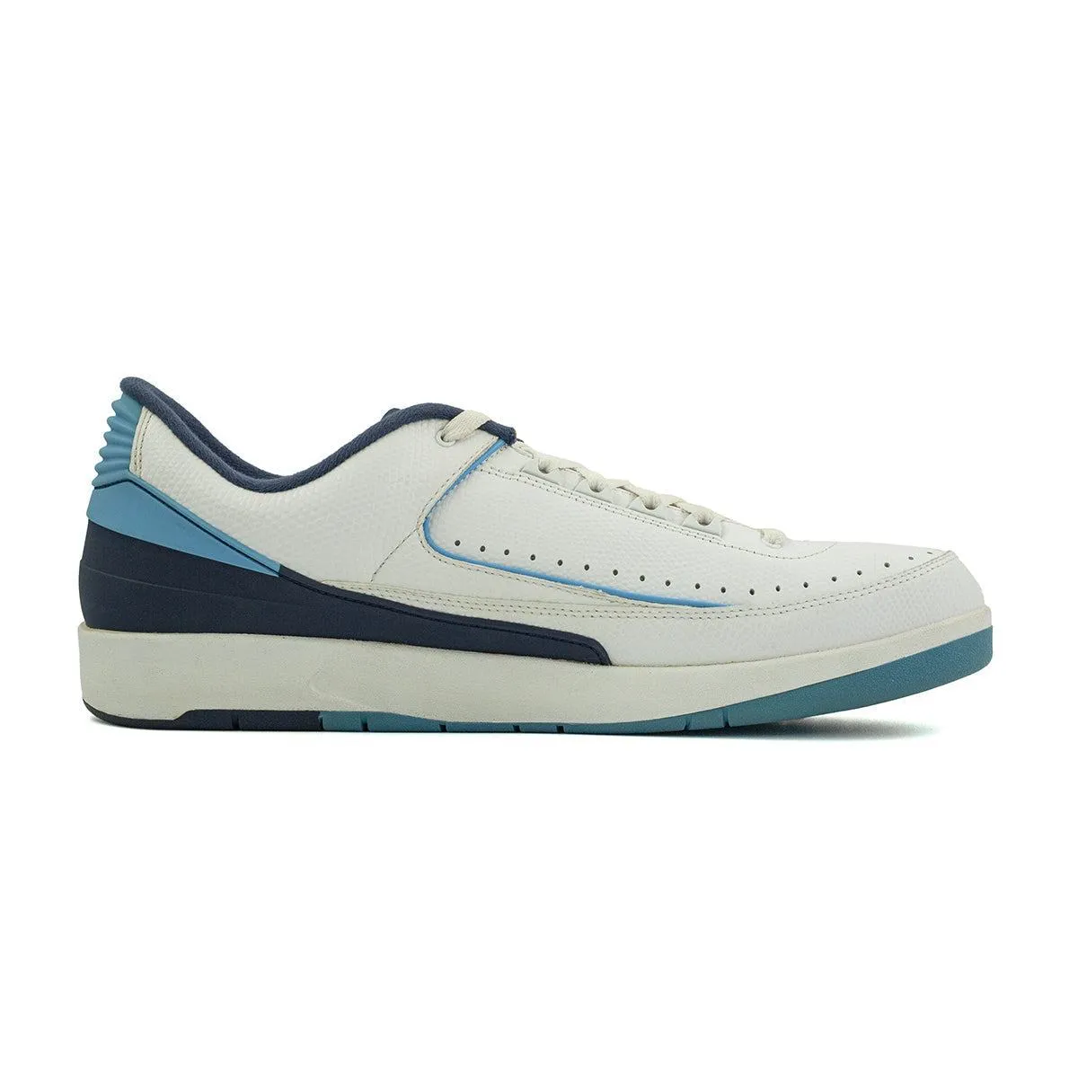 Air Jordan 2 Retro Low-Top Sneakers Leather White Colour For Men