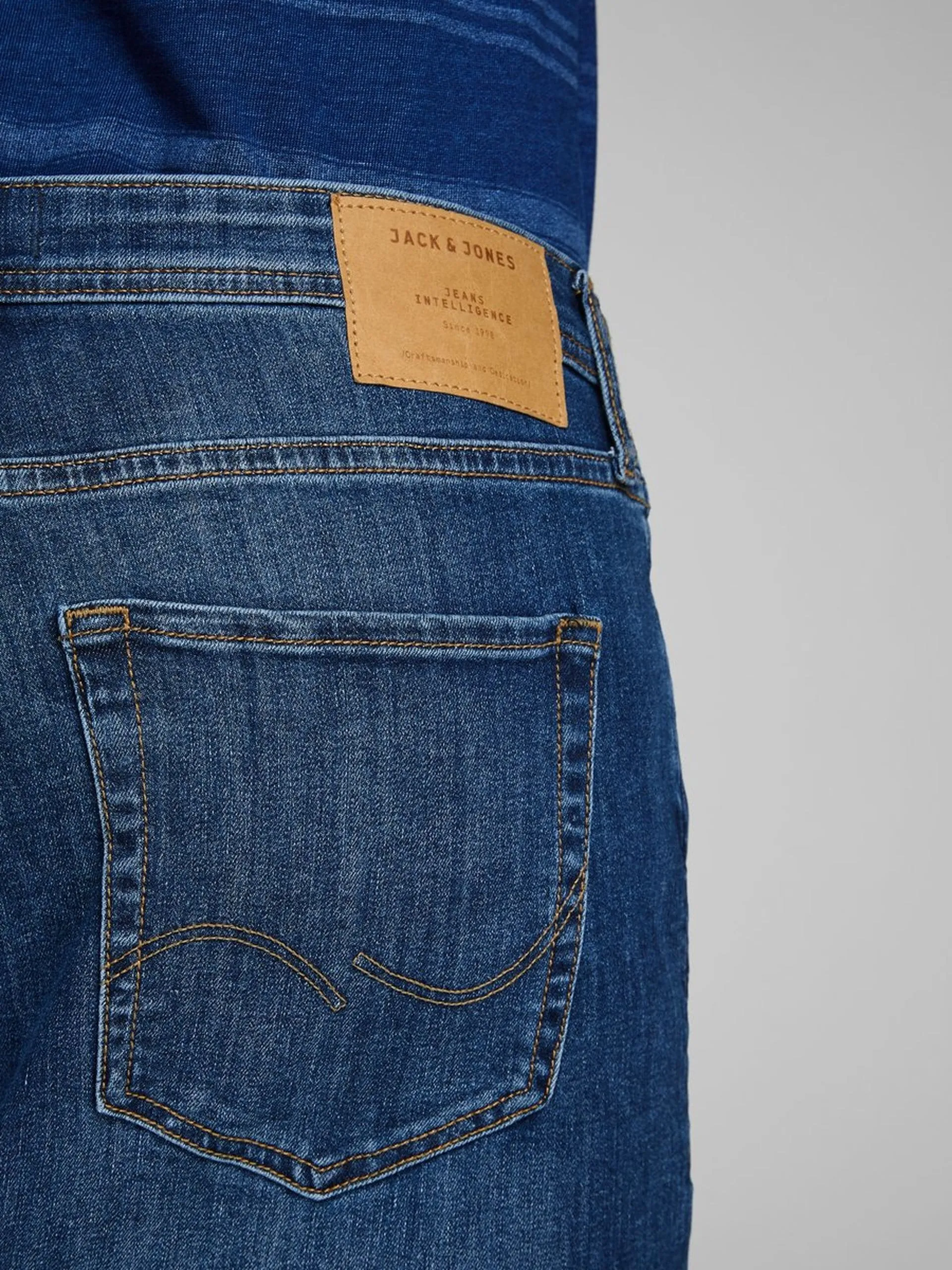 Jack &amp; Jones Comfort Fit Jeans