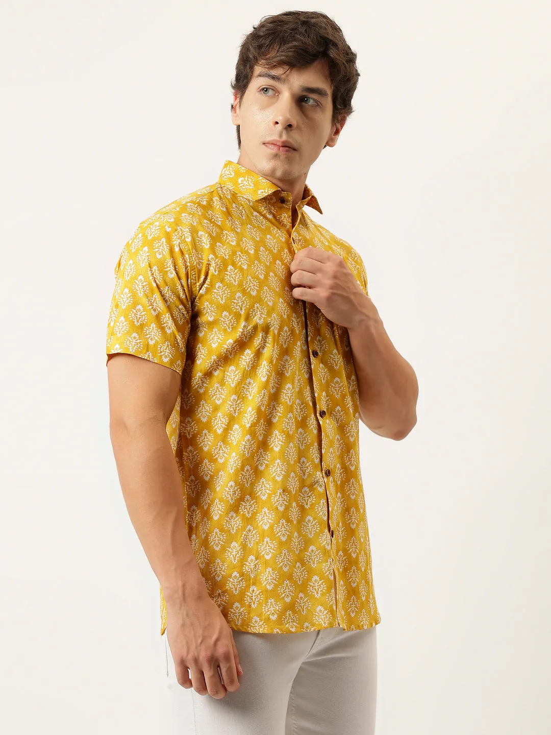 Millennial Men Mustard Printed Cotton Half Sleeve Shirts