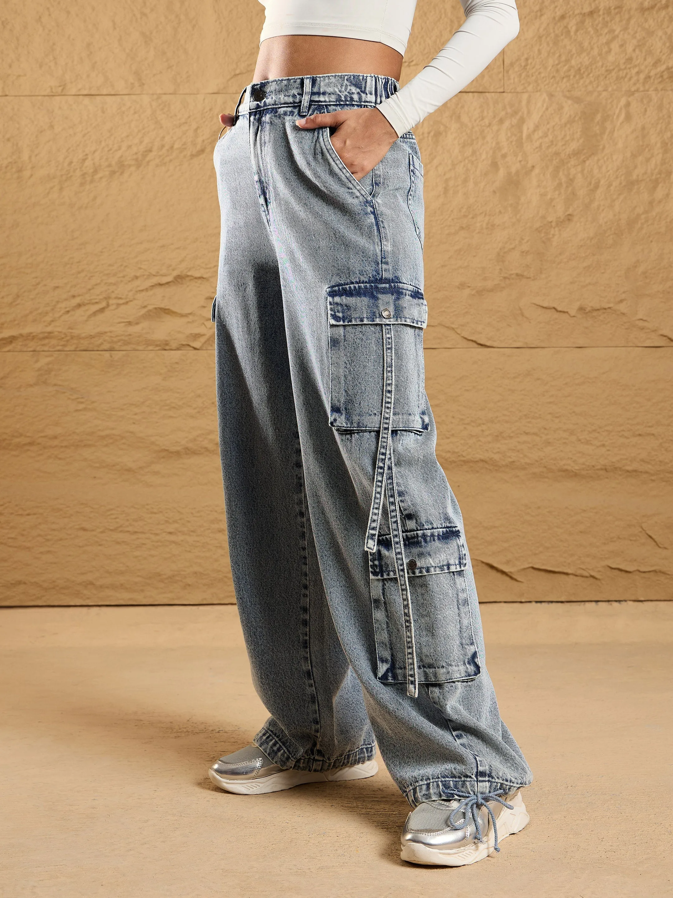 Women Blue Acid Wash Multi Pockets Cargo Jeans