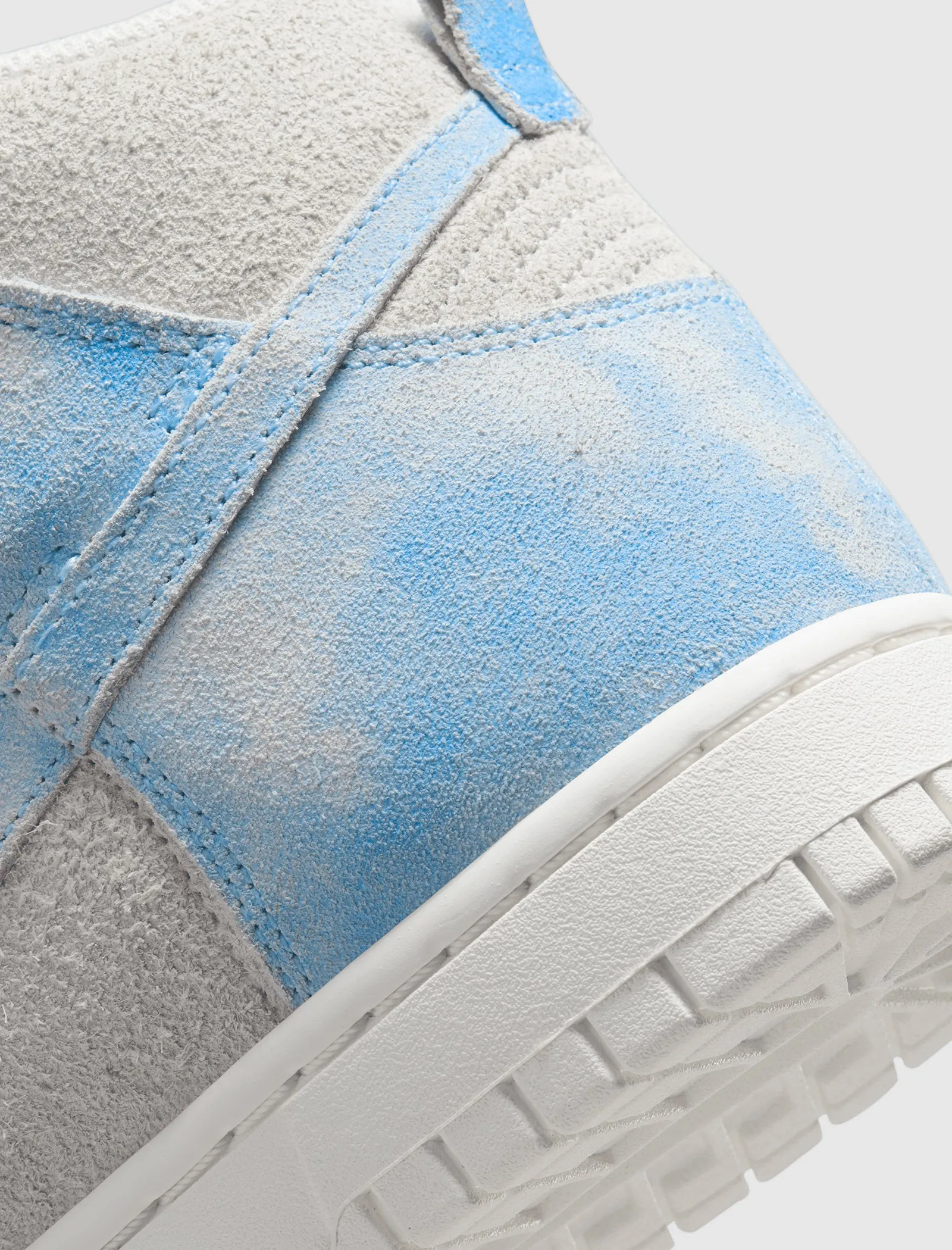 WOMEN'S NIKE DUNK HIGH SE "CLOUDS"