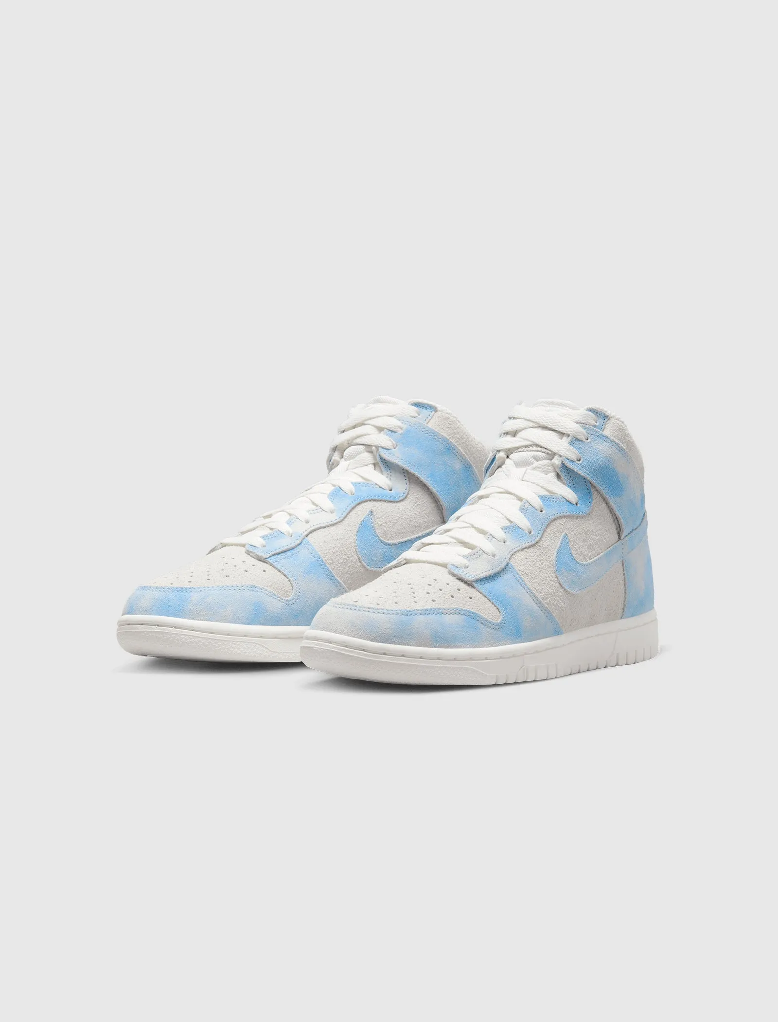 WOMEN'S NIKE DUNK HIGH SE "CLOUDS"